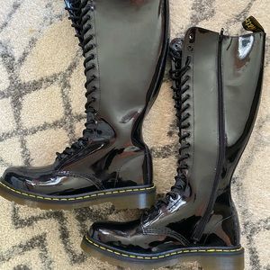 Dr. Martens 20 eyelet shiny black boots